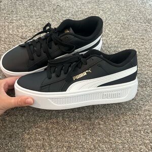 Puma Women's Black and White Sneakers